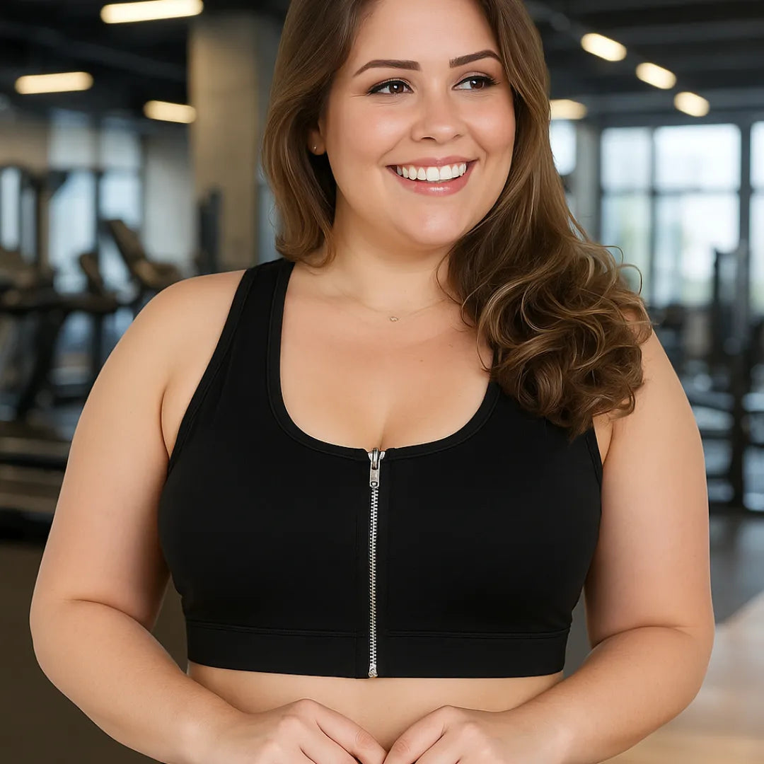Frente da blusa fitness plus size com zĂper e caimento real