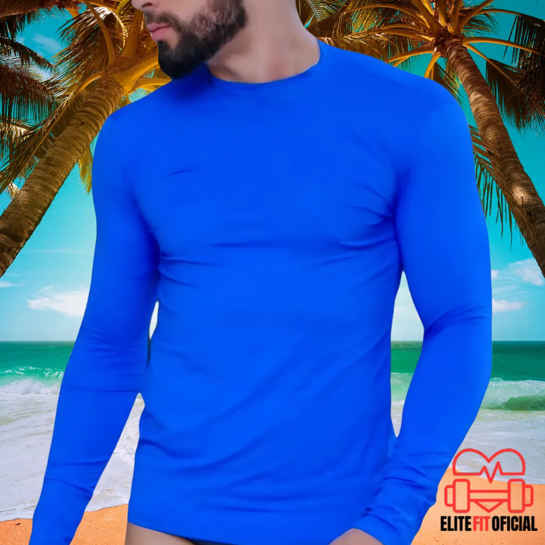 Camisa masculina com modelagem slim e tecido tecnológico