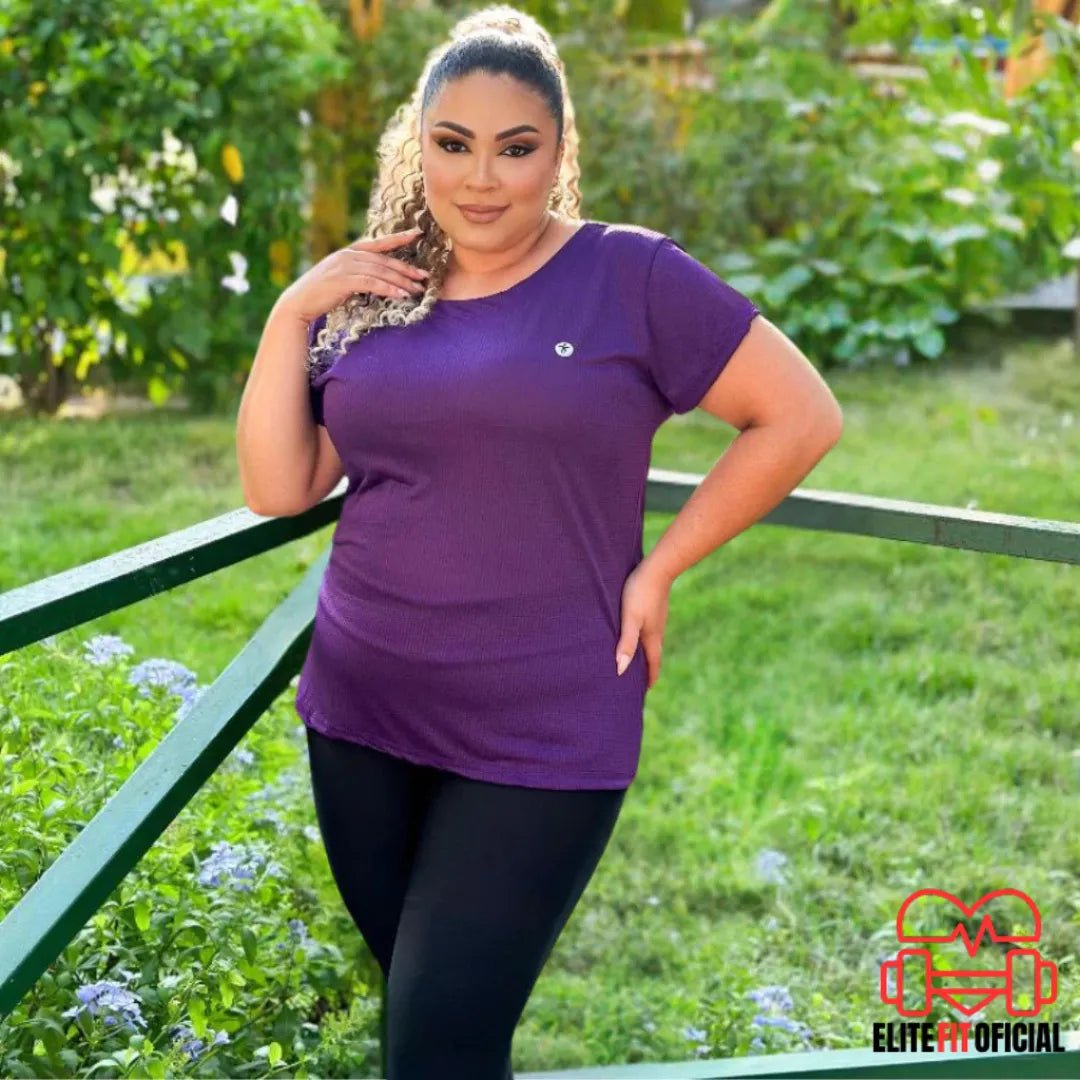 Camiseta Dry Fit plus size, ideal para treinos e atividades físicas intensas.
