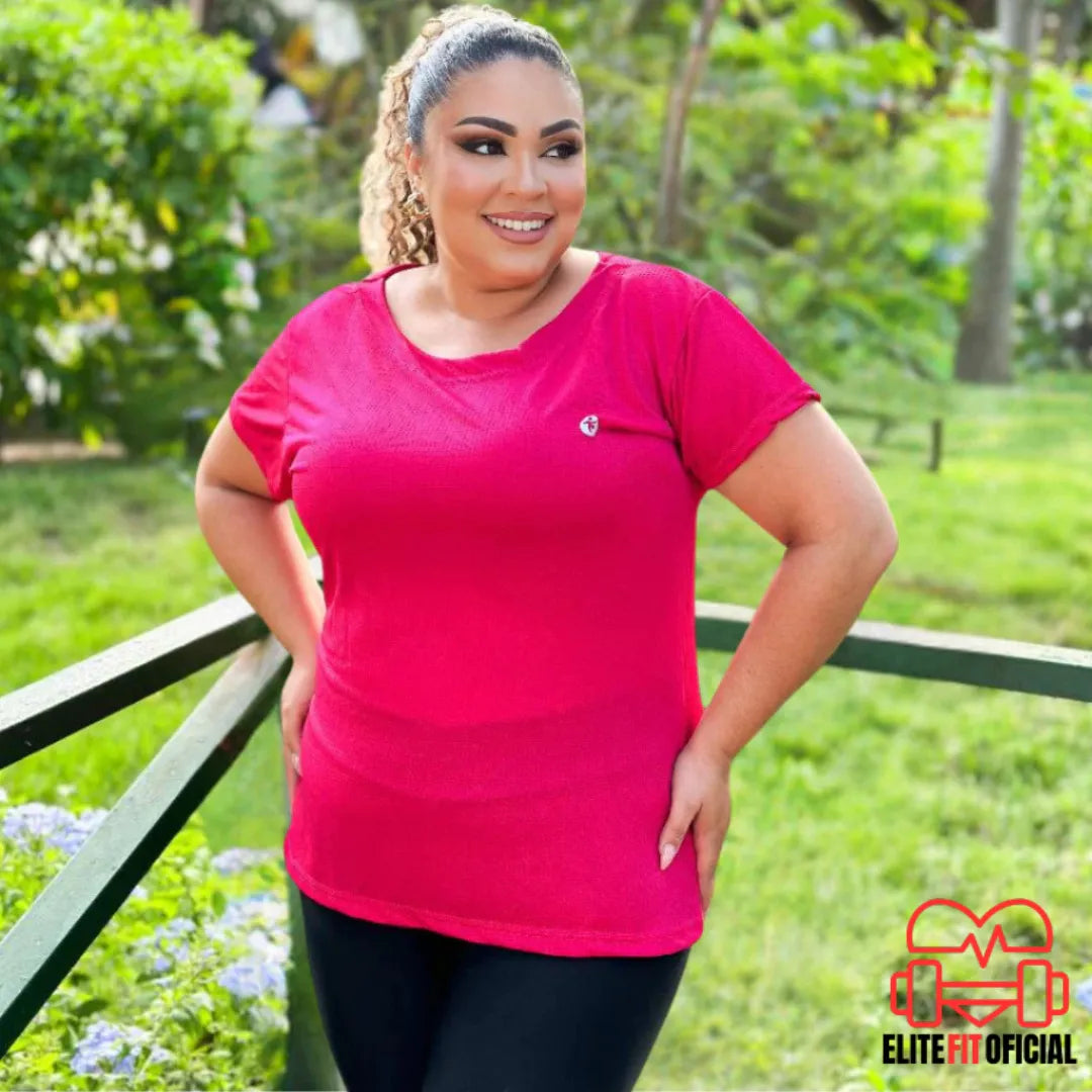  Camiseta Dry Fit furadinha plus size, leve e fresca para dias quentes.