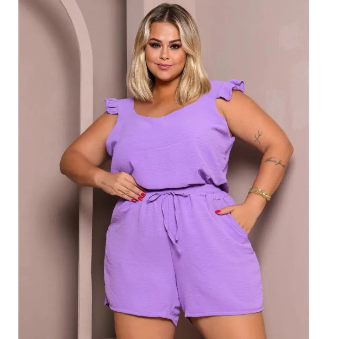  Conjunto plus size feminino em tecido Dunas, ideal para dias quentes e passeios casuais.