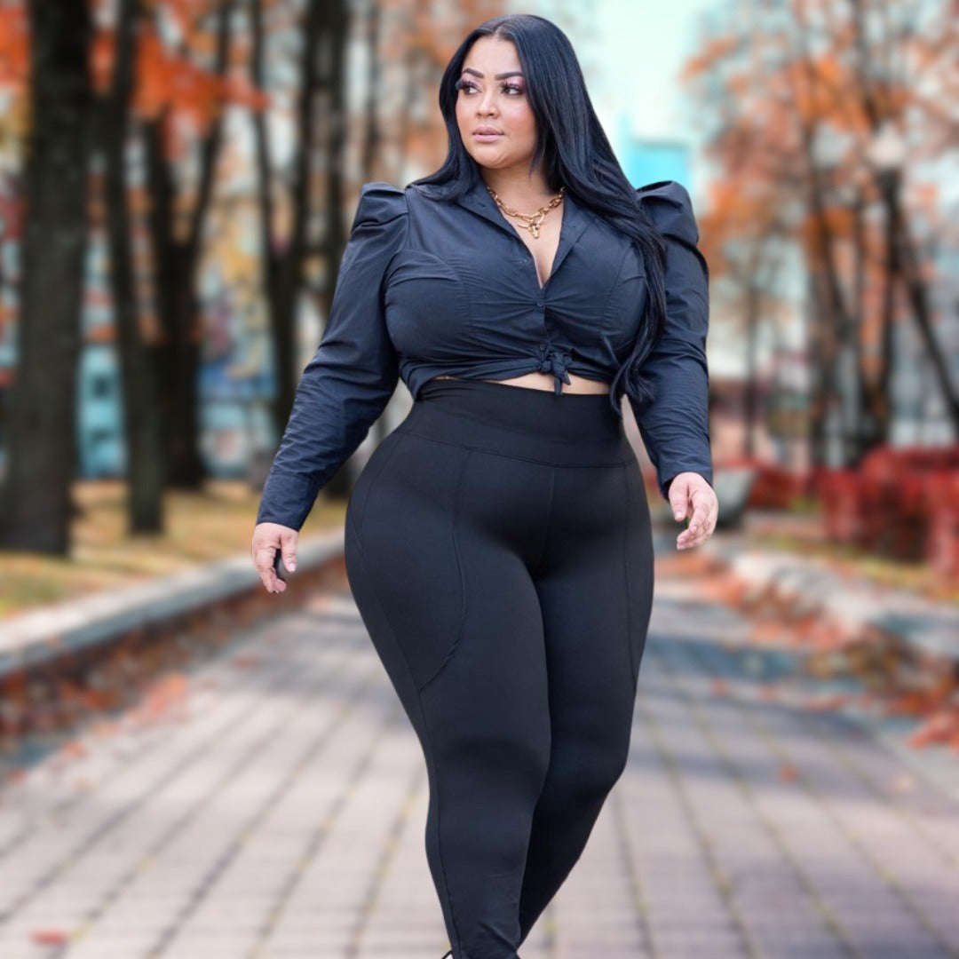 Legging feminina com tecido reforçado de 380g e detalhes inteligentes