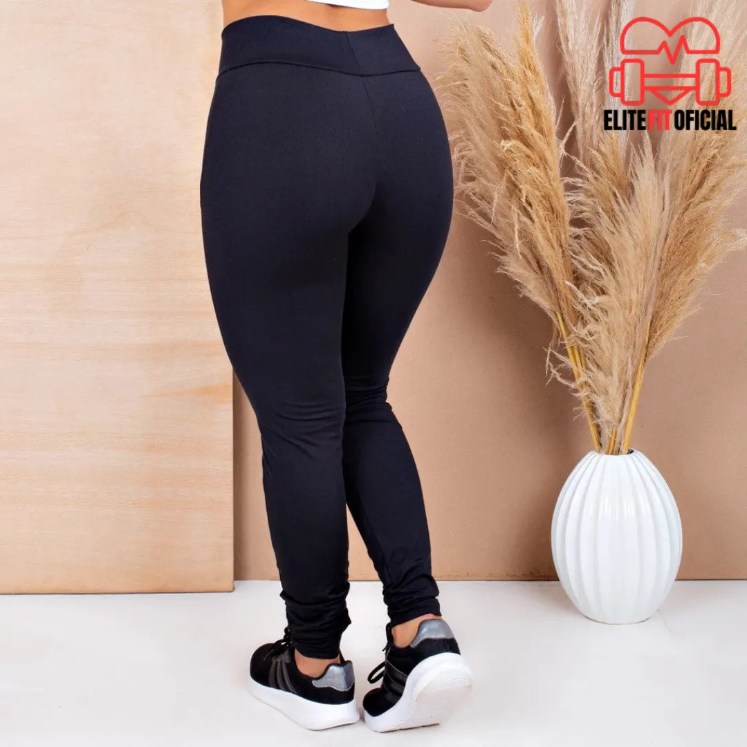 Look completo de treino usando legging montaria